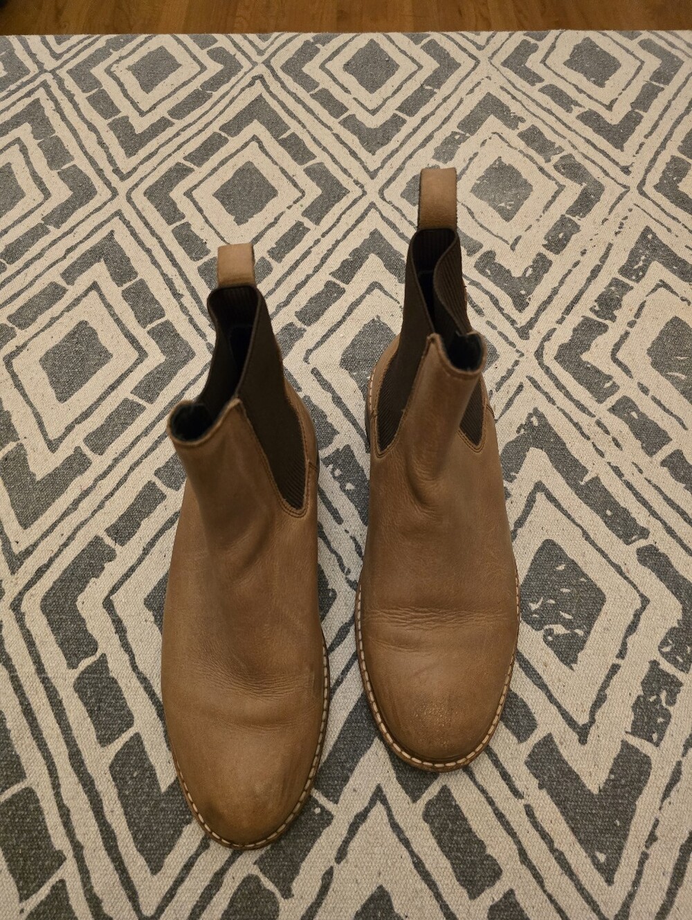 Nisolo Women's Carmen ChelseaBoots in Brown Leather, Elastic Side Panels, Sz 7